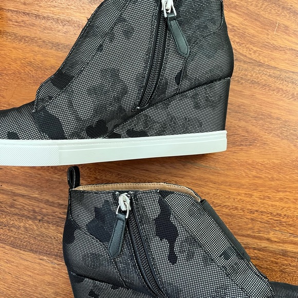 Linea Paolo ‘Felicia’ Wedge Boot Bootie, Camo Net, Size 8 EUC - Picture 8 of 12